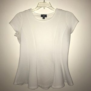 IZ Size L White Fitted Quilted Plume Top